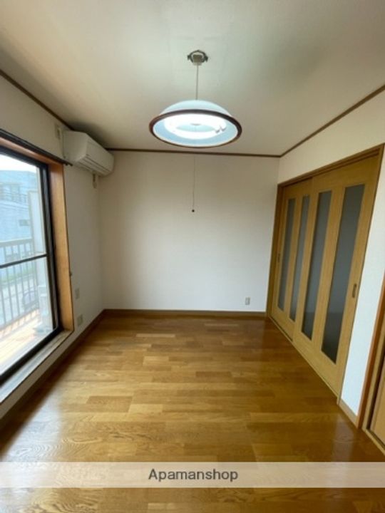 ハイツ水野201の居間