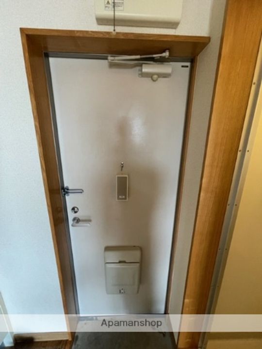 ハイツ水野201の玄関