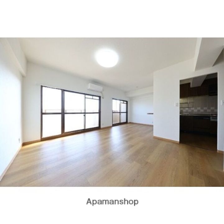 スペリア豊田の居間