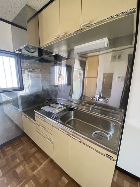 レイクグリーン三好 B棟のキッチン