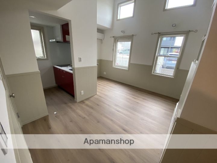 プリマクイーン豊田102の居間