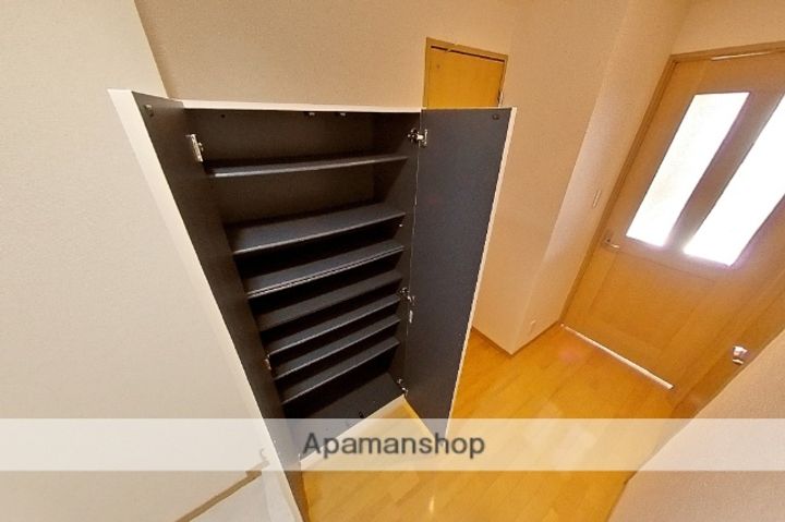 名藤ビルの玄関