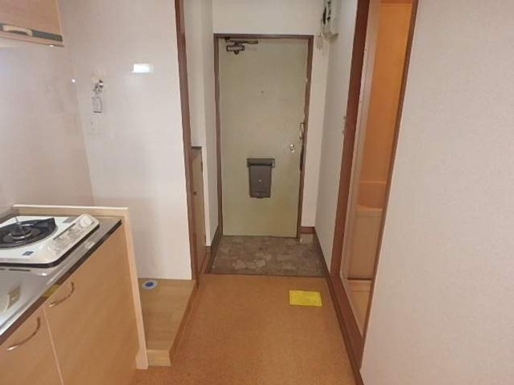 メゾンクレール106の玄関