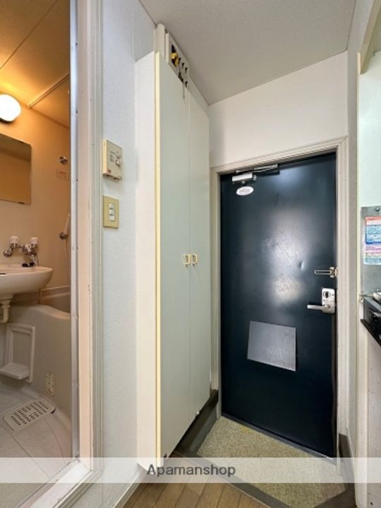 サンパレス岡崎公園103の玄関