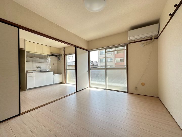 光マンション203の居間