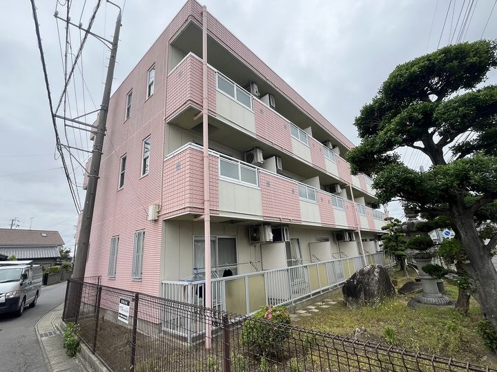 アビテ・ナポール210の外観