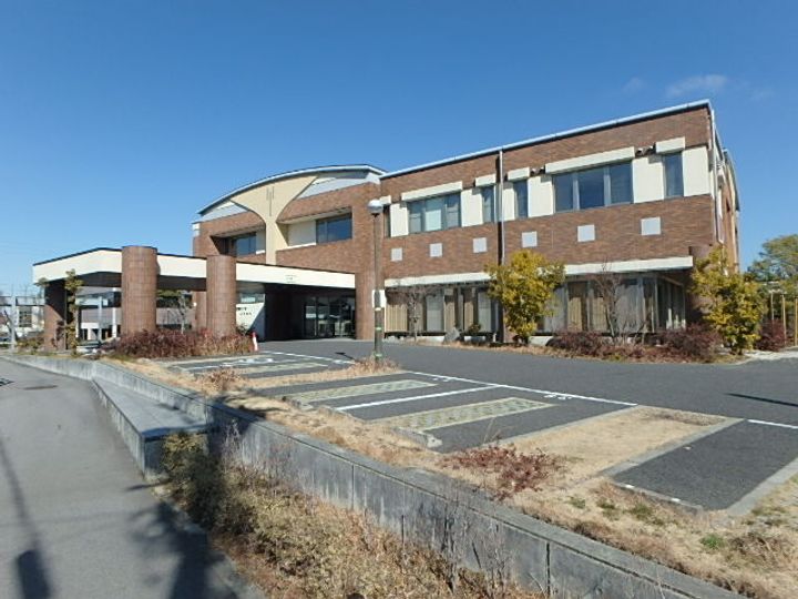 アビテ・ナポール210の周辺