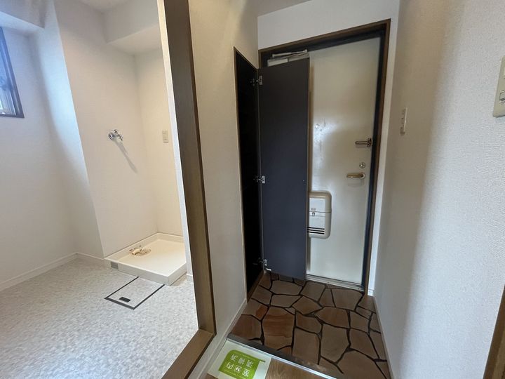 アビテ・ナポール210の玄関