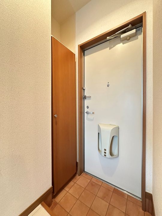 愛知県岡崎市国正町字西浦の賃貸アパートの内装