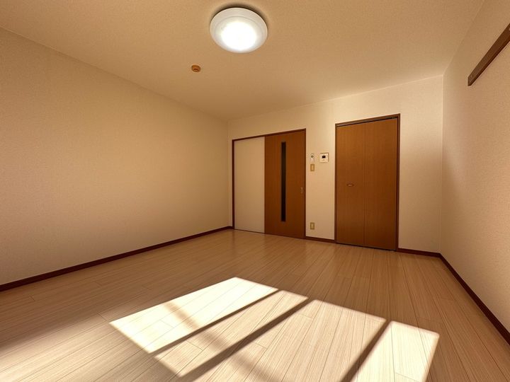 愛知県岡崎市国正町字西浦の賃貸アパートの内装