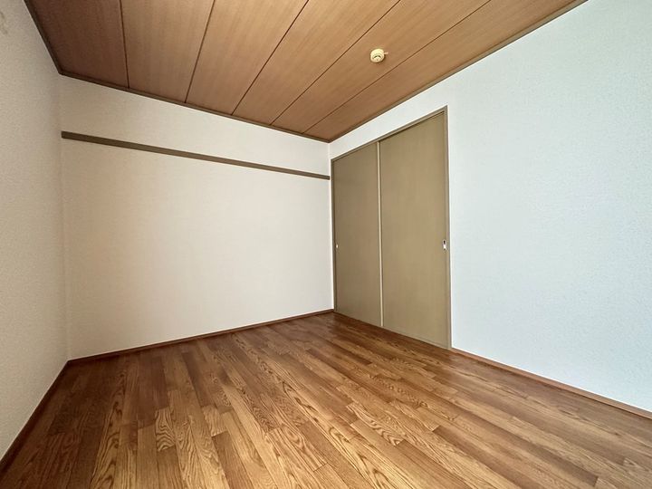 ウインディア井田102の居間