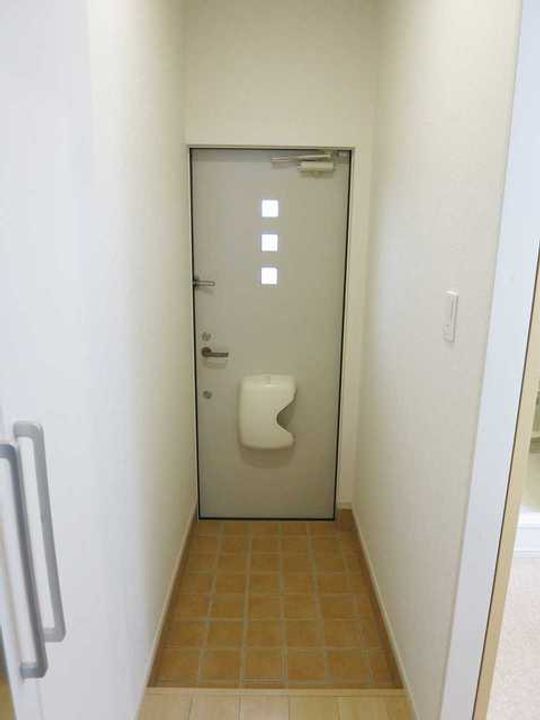 シャングリラ青木の玄関