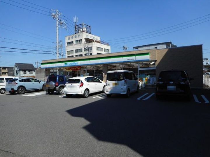 ソラザールSの周辺