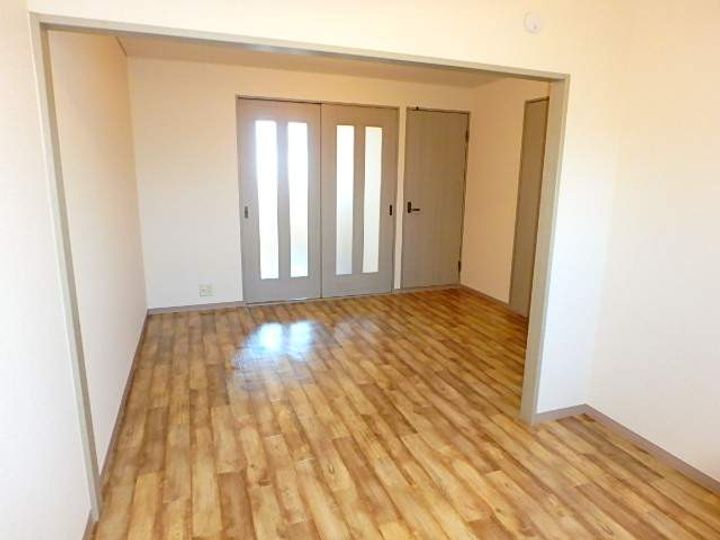 メゾンルミナス202の居間