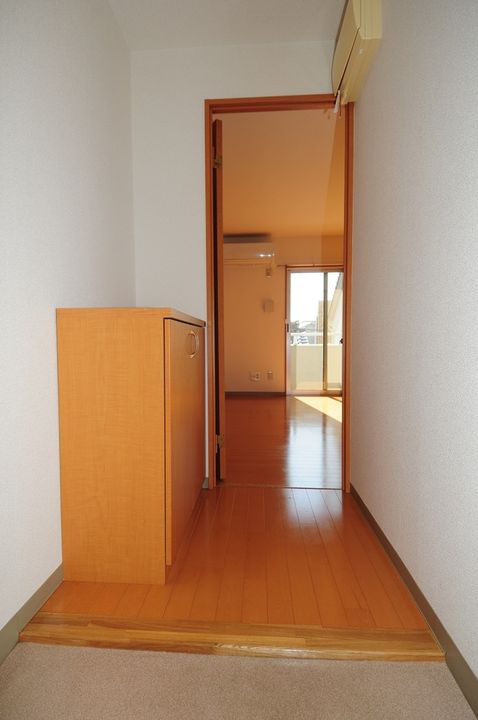Tプラネット302の玄関