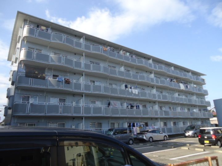葵マンションの外観