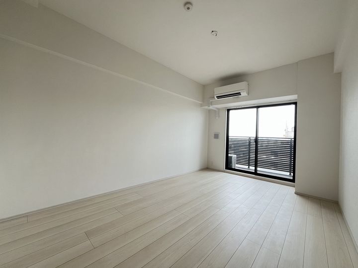 SーRESIDENCE岡崎公園AUREATEの居間