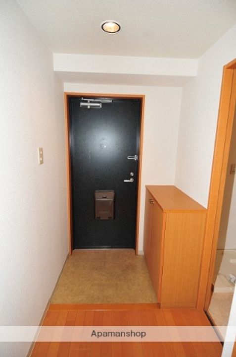 グラシャスベル広幡の玄関