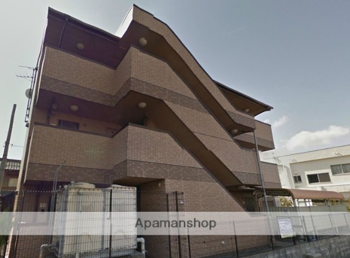 ルミエールEの外観