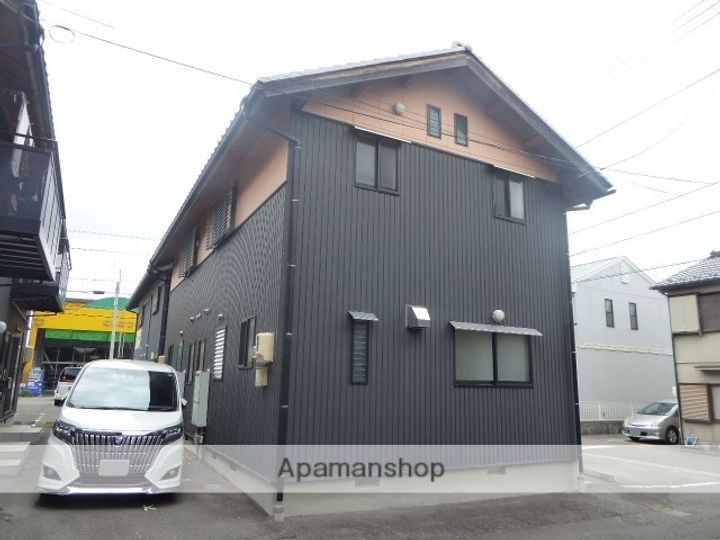ツーペアーの外観