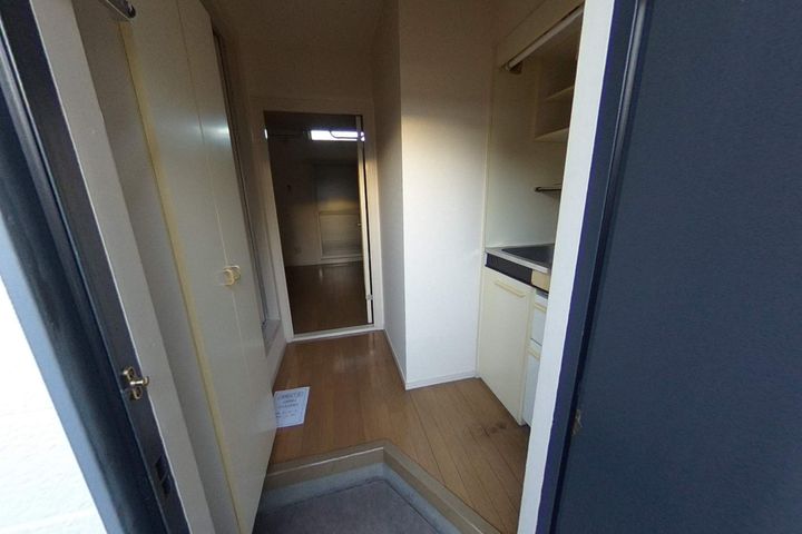 アビタシオン観音寺の玄関