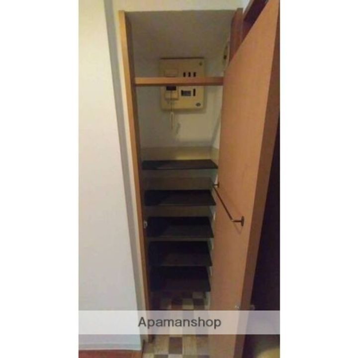 ルミエールEの玄関