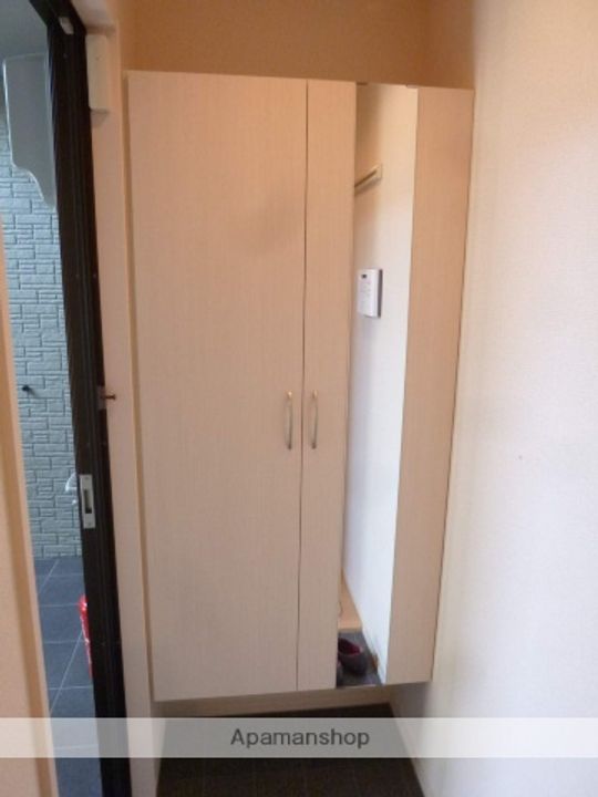 愛知県一宮市大和町毛受字八法寺の賃貸アパートの玄関