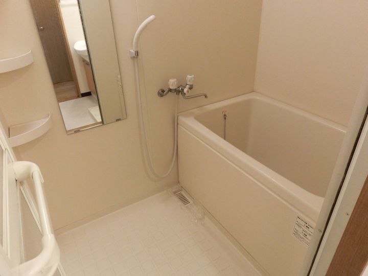 愛知県名古屋市北区三軒町の賃貸マンションの風呂