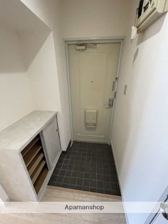 愛知県名古屋市北区平安1丁目の賃貸マンションの玄関