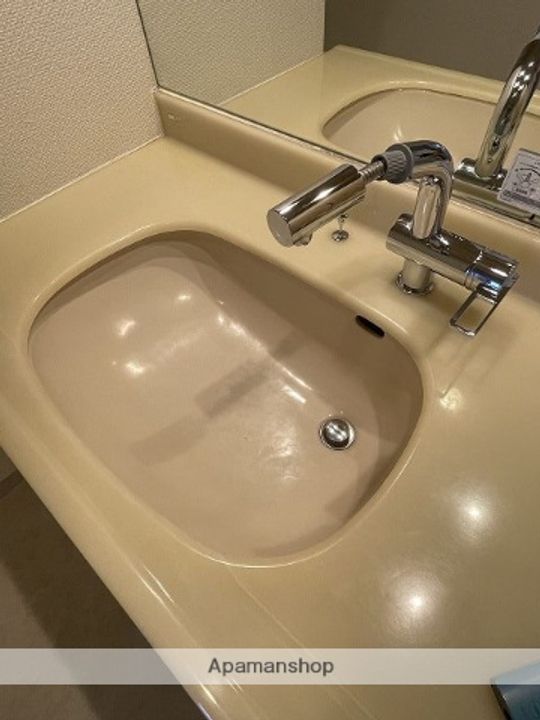 愛知県名古屋市東区出来町2丁目の賃貸マンションの内装
