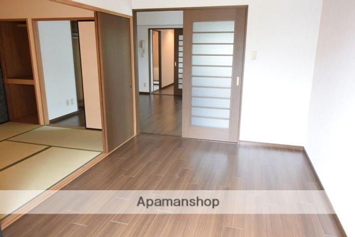 愛知県名古屋市北区鳩岡2丁目の賃貸マンションの内装