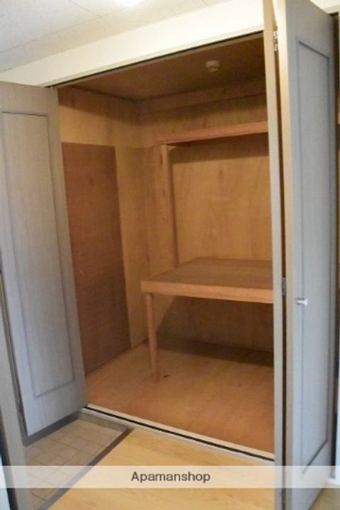 愛知県名古屋市北区真畔町の賃貸マンションの内装