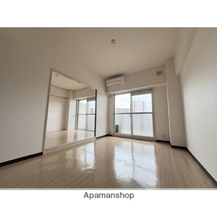 愛知県名古屋市北区大曽根3丁目の賃貸マンションの居間