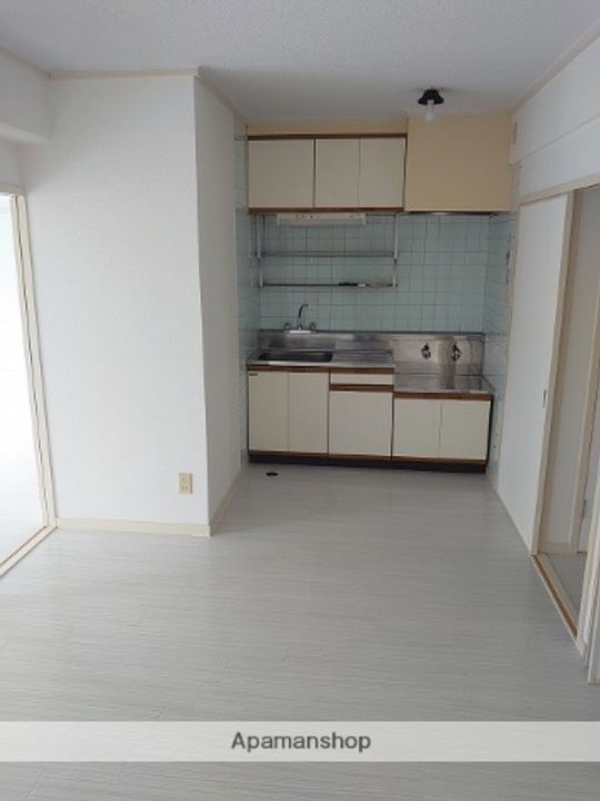 愛知県名古屋市北区下飯田町4丁目の賃貸マンションの居間