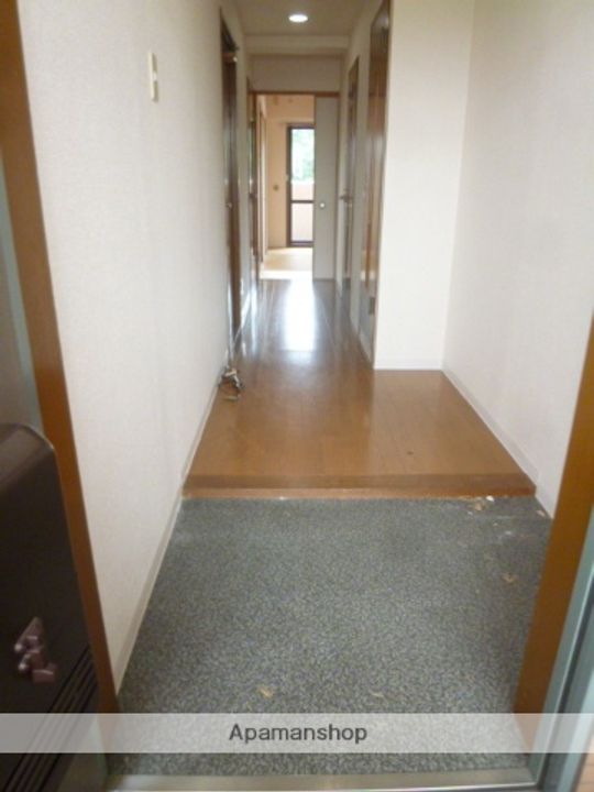 愛知県名古屋市北区柳原1丁目の賃貸マンションの玄関