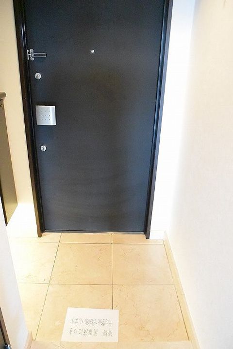 愛知県名古屋市北区清水2丁目の賃貸マンションの玄関