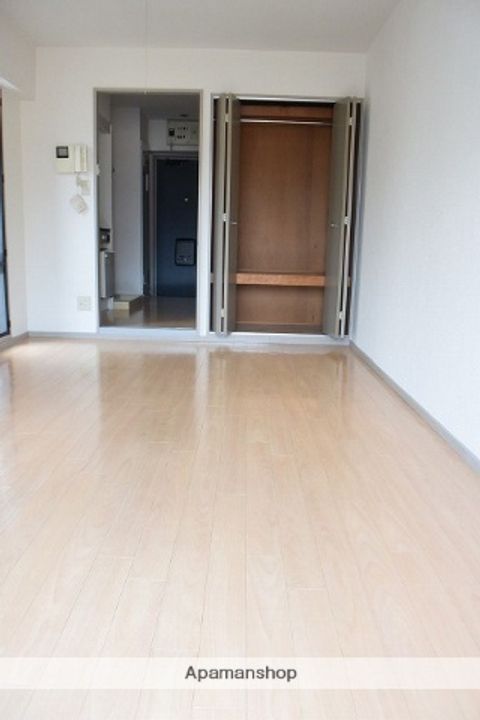 愛知県名古屋市北区長田町1丁目の賃貸マンションの居間