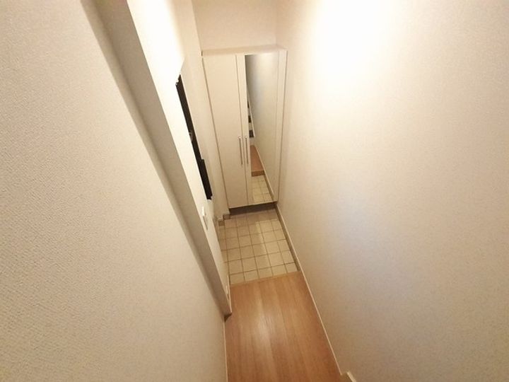 ウイングK Ⅳ202の玄関