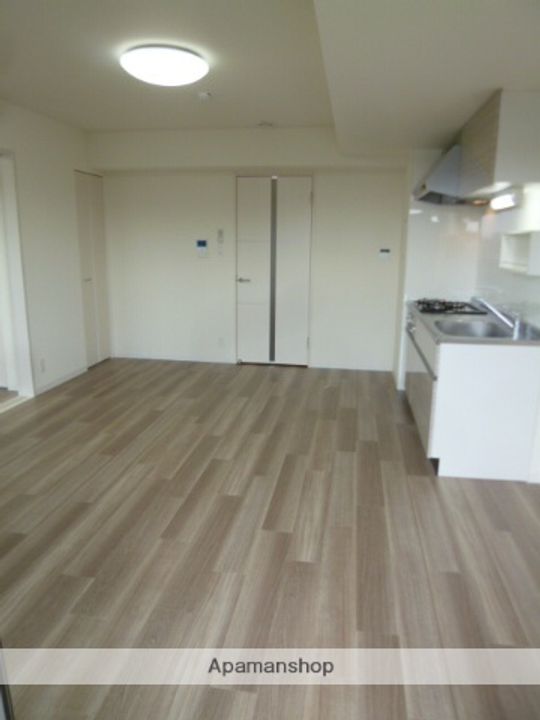 愛知県名古屋市北区辻町2丁目の賃貸マンションの居間