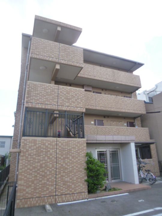 愛知県名古屋市北区金城町3丁目の賃貸マンションの外観