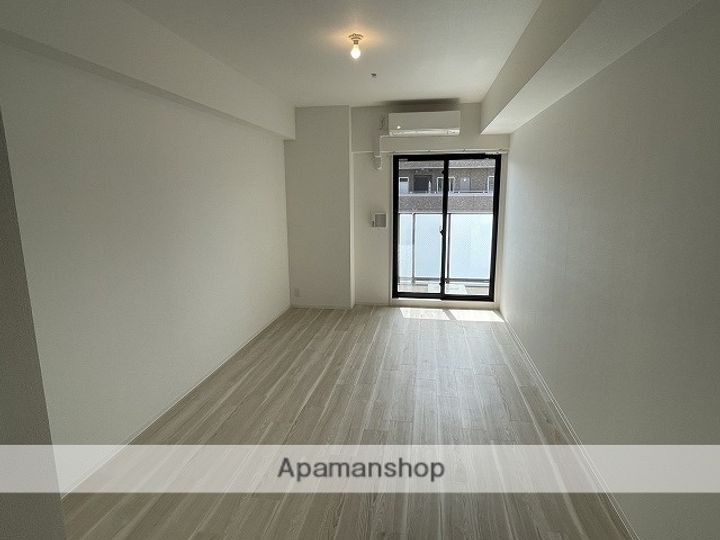 愛知県名古屋市北区大曽根3丁目の賃貸マンションの居間