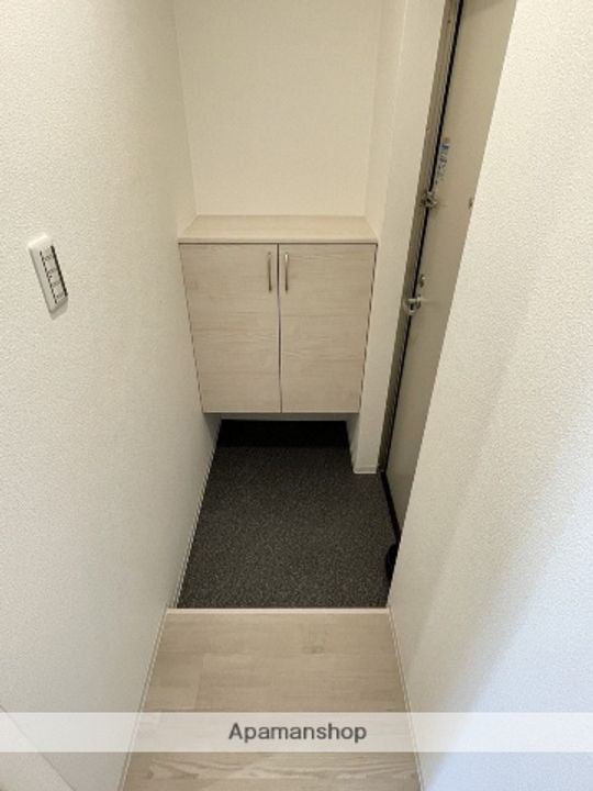 愛知県名古屋市北区楠味鋺5丁目の賃貸アパートの玄関