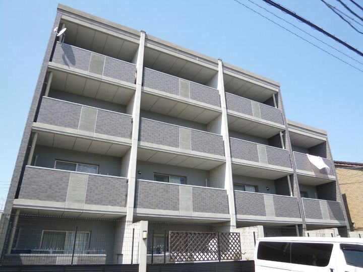 愛知県名古屋市北区三軒町の賃貸マンションの外観