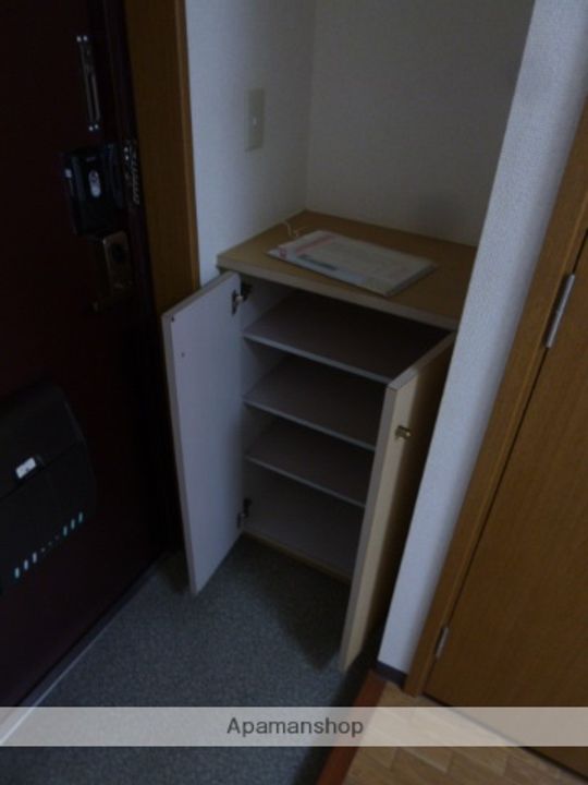 マンションヒエロの玄関