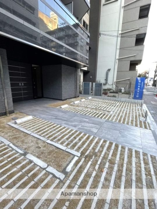 エスリード栄クロスシティの外観