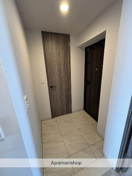 愛知県名古屋市西区那古野1丁目の賃貸マンションの玄関