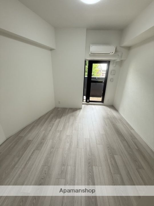 ディアレイシャス名古屋中村公園の居間