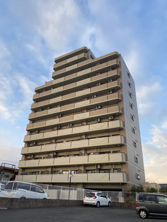 シャトー町屋シティービューヒルズの外観