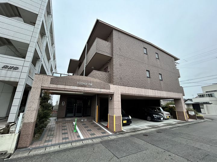 YOSHIX中新の外観