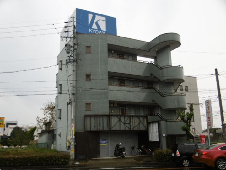 プリミエール八田の外観